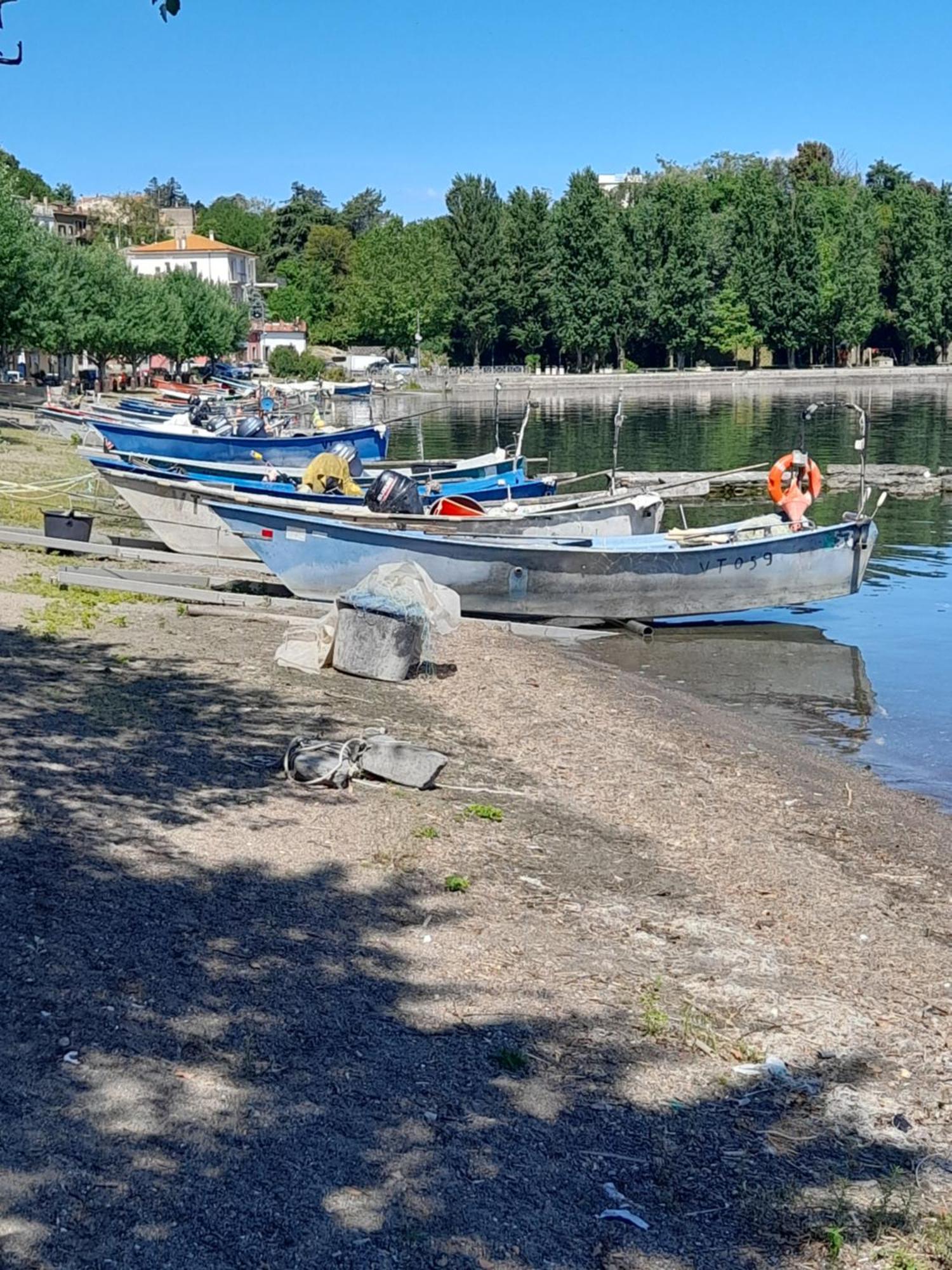 Mansarda Sul Lago A Marta Exterior foto